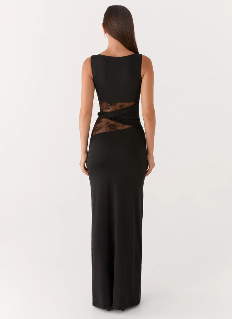 Noiréa Lace Gown